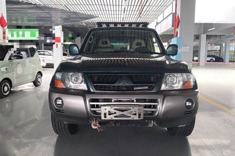 Used Mitsubishi Pajero 2011 V73 3.0L AT GLX Front