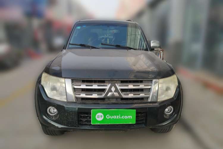 Used Mitsubishi Pajero 2011 3.0L Elite Edition Front