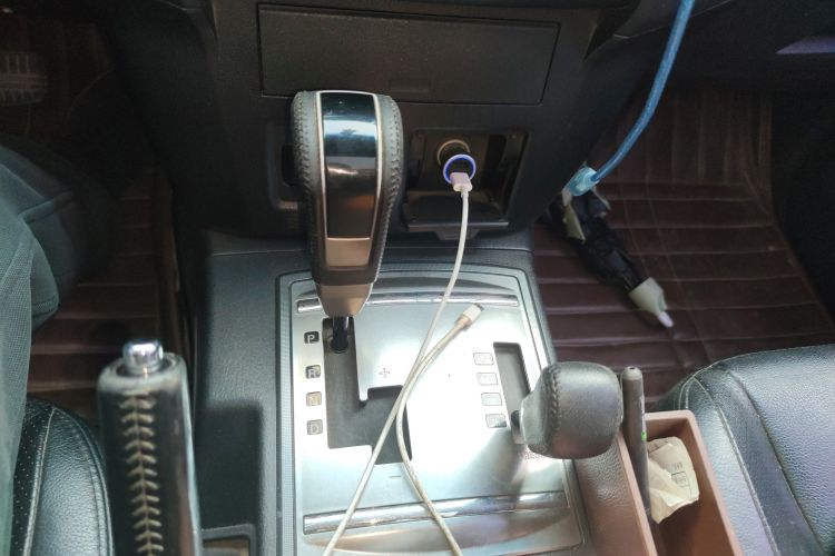 Used Mitsubishi Pajero 2011 3.0L Elite Edition Gear Lever