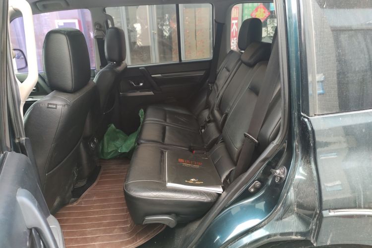 Used Mitsubishi Pajero 2011 3.0L Elite Edition Left Rear Seat