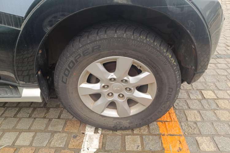 Used Mitsubishi Pajero 2011 3.0L Elite Edition Left Rear Wheel Hub
