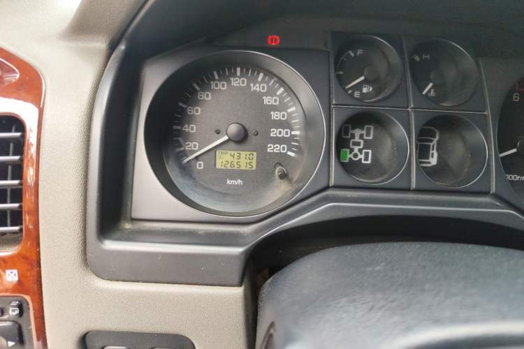 Used Mitsubishi Pajero 2011 V73 3.0L AT GLX Odometer Close Up