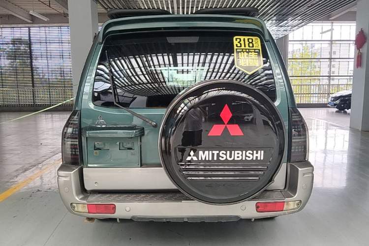 Used Mitsubishi Pajero 2011 V73 3.0L AT GLX Rear