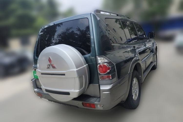 Used Mitsubishi Pajero 2011 V73 3.0L AT GLX Rear Right 45 Deg