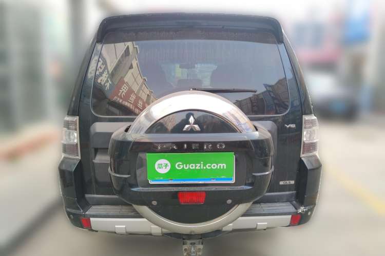 Used Mitsubishi Pajero 2011 3.0L Elite Edition Rear