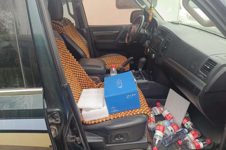 Used Mitsubishi Pajero 2011 3.0L Elite Edition Right Front Seat