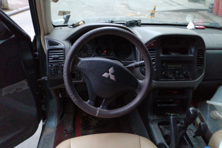 Used Mitsubishi Pajero 2011 V73 3.0L MT GL Steering Wheel