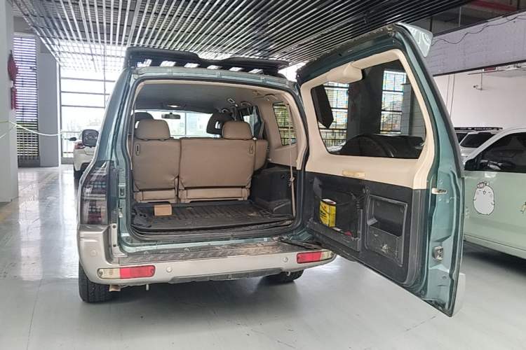 Used Mitsubishi Pajero 2011 V73 3.0L AT GLX Trunk
