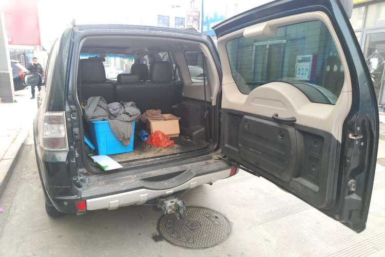 Used Mitsubishi Pajero 2011 3.0L Elite Edition Trunk
