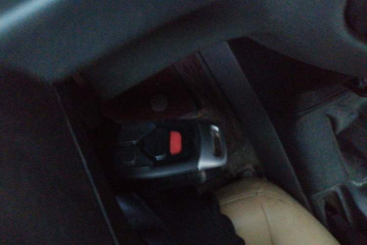 Used Mitsubishi Pajero 2011 V73 3.0L MT GL Vehicle Key