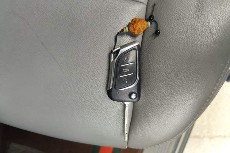 Used Mitsubishi Pajero 2011 V73 3.0L AT GLX Vehicle Key