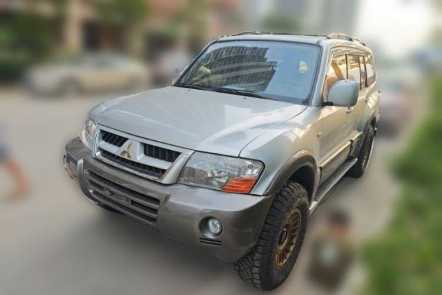 Used Mitsubishi Pajero 2011 V73 3.0L AT GLX