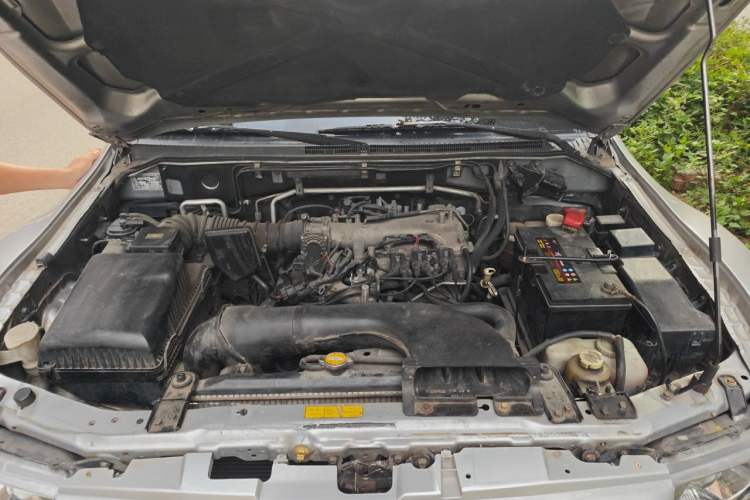Used Mitsubishi Pajero 2011 V73 3.0L AT GLX Engine Bay