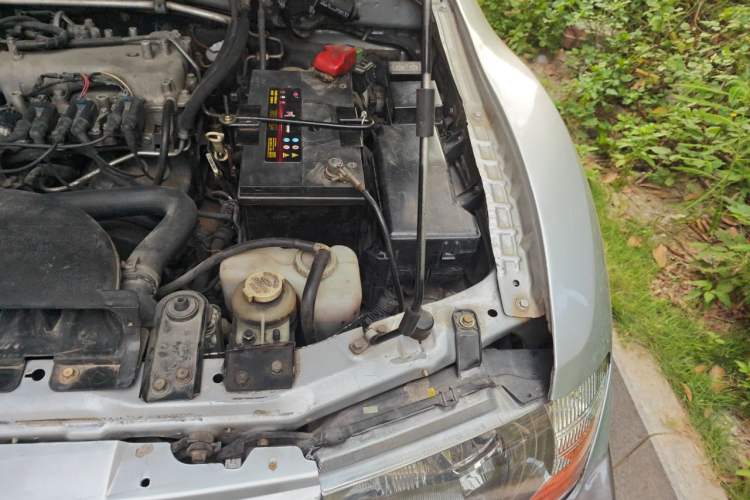 Used Mitsubishi Pajero 2011 V73 3.0L AT GLX Engine Bay Left