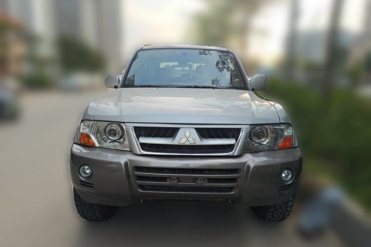 Used Mitsubishi Pajero 2011 V73 3.0L AT GLX Front