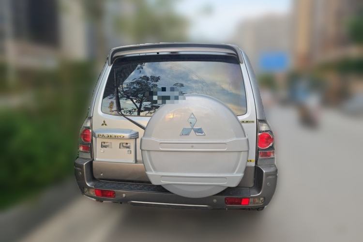 Used Mitsubishi Pajero 2011 V73 3.0L AT GLX Rear