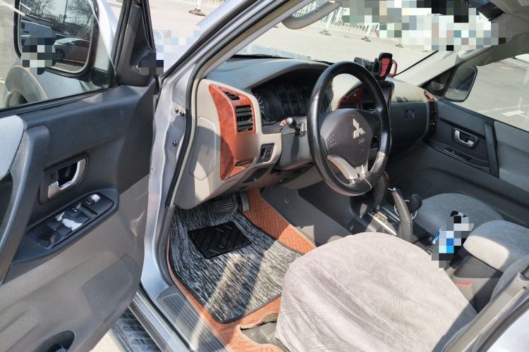 Used Mitsubishi Pajero 2011 V73 3.0L AT GLX Driver Seat