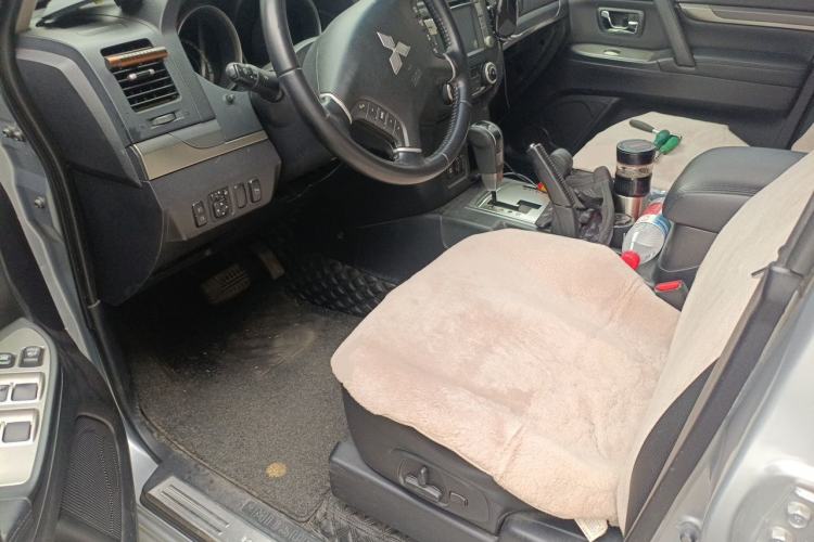 Used Mitsubishi Pajero 2011 3.0L Elite Edition Driver Seat