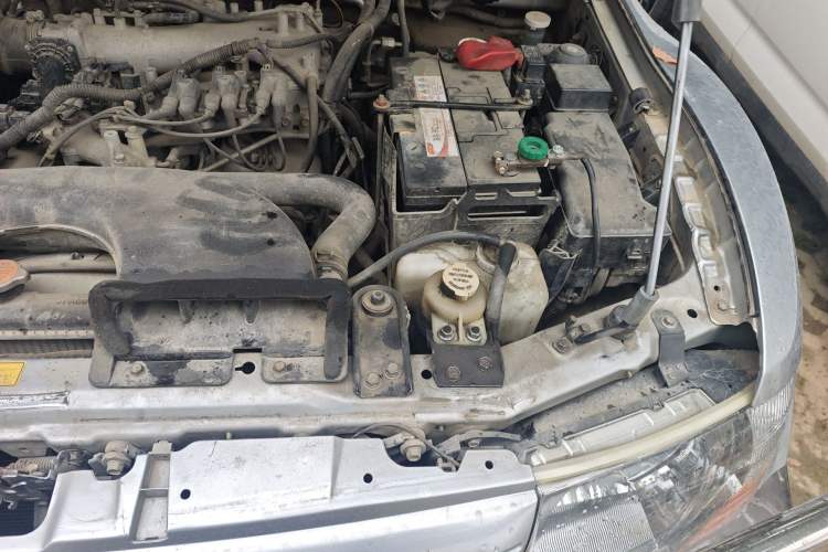 Used Mitsubishi Pajero 2011 V73 3.0L MT GL Engine Bay Left