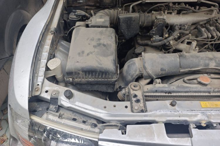 Used Mitsubishi Pajero 2011 V73 3.0L MT GL Engine Bay Right