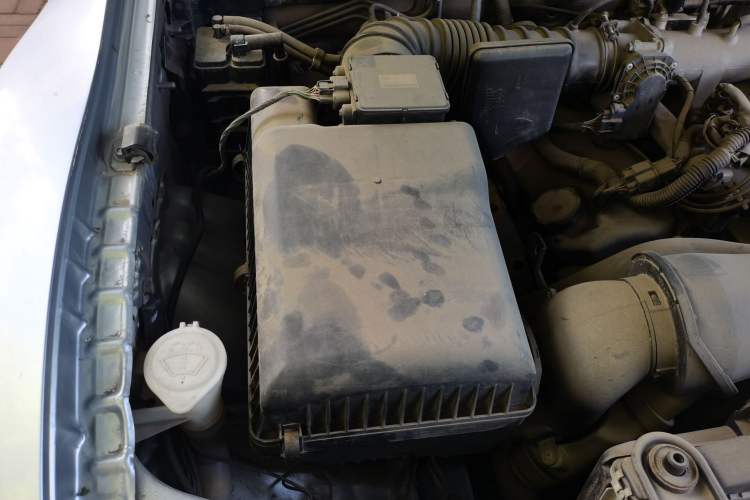 Used Mitsubishi Pajero 2011 V73 3.0L MT GL Engine Bay Right