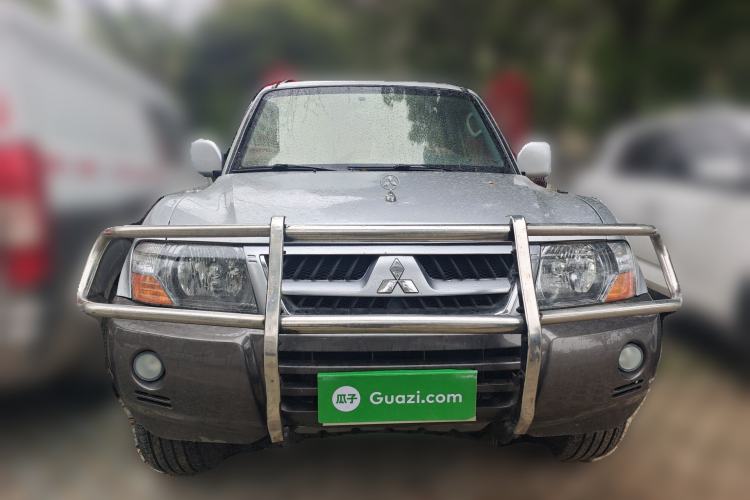 Used Mitsubishi Pajero 2011 V73 3.0L MT GL Front