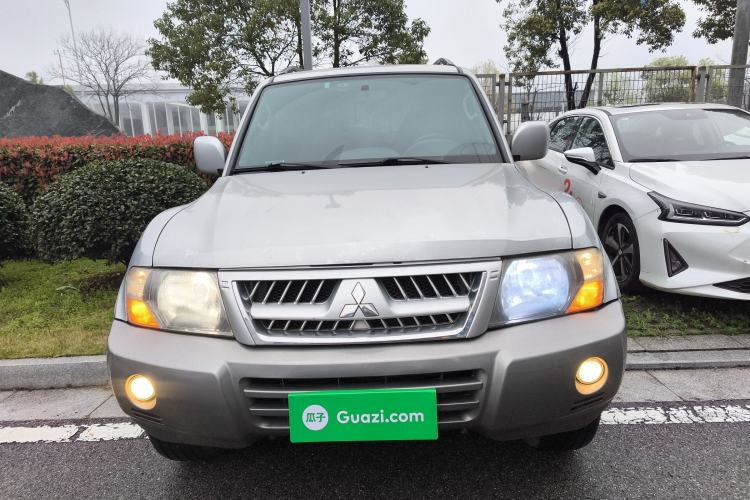 Used Mitsubishi Pajero 2011 V73 3.0L AT GLX Front