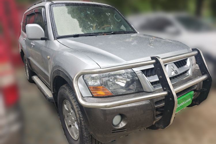 Used Mitsubishi Pajero 2011 V73 3.0L MT GL Front Right 45 Deg