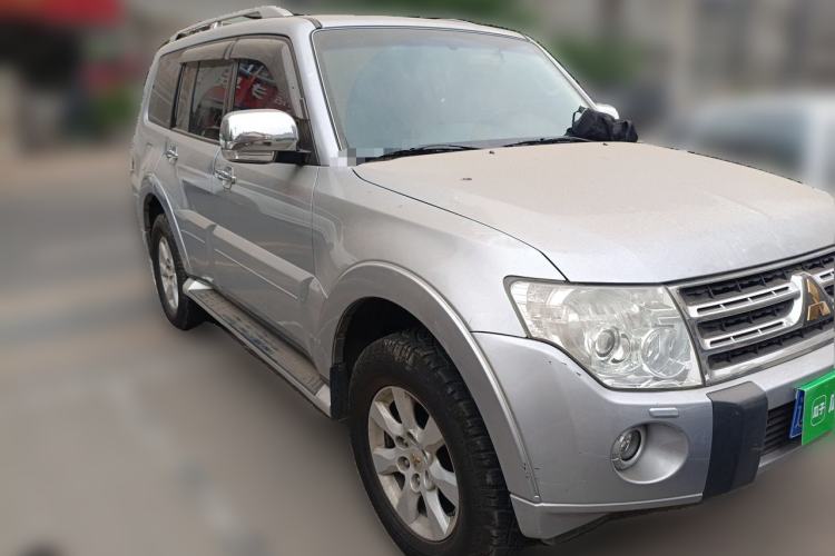 Used Mitsubishi Pajero 2011 3.0L Elite Edition Front Right 45 Deg