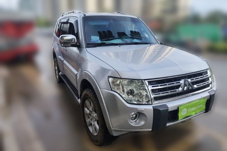 Used Mitsubishi Pajero 2011 3.0L Elite Edition Front Right 45 Deg