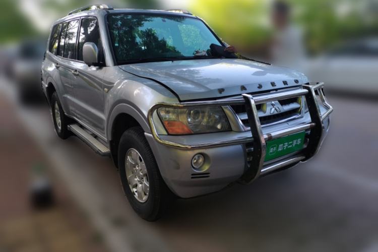 Used Mitsubishi Pajero 2011 V73 3.0L MT GL Front Right 45 Deg