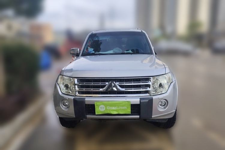 Used Mitsubishi Pajero 2011 3.0L Elite Edition Front