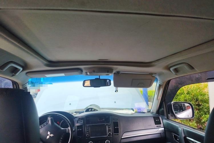 Used Mitsubishi Pajero 2011 3.0L Elite Edition Headliner