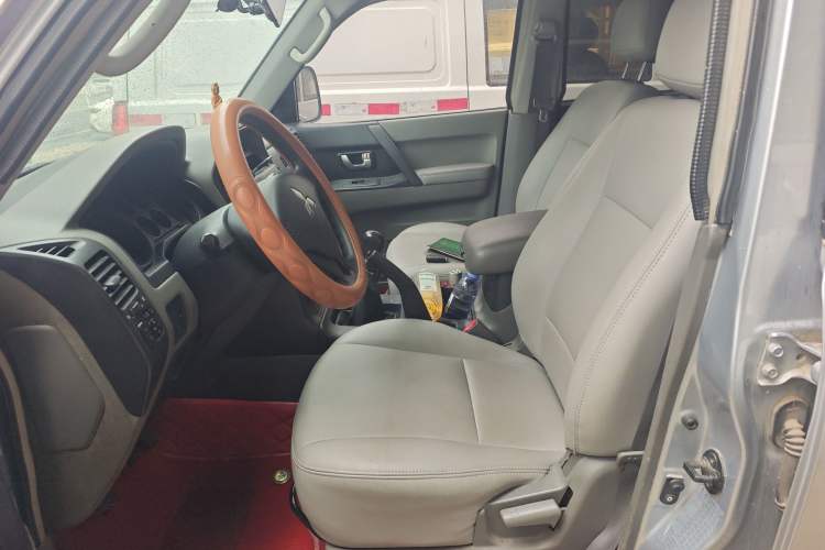 Used Mitsubishi Pajero 2011 V73 3.0L MT GL Left Front Seat