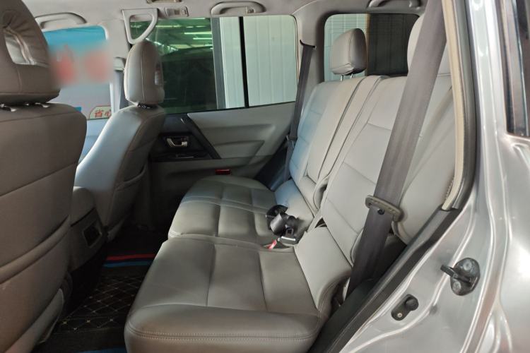 Used Mitsubishi Pajero 2011 V73 3.0L AT GLS Left Rear Seat