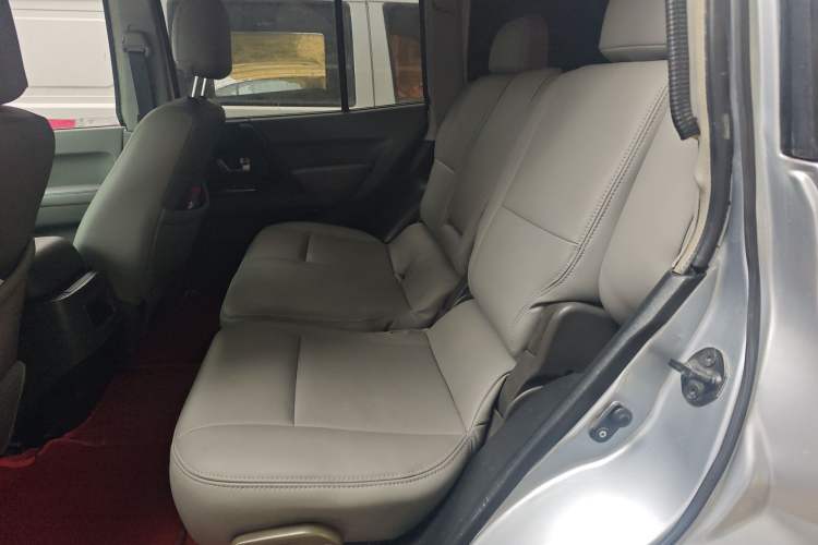 Used Mitsubishi Pajero 2011 V73 3.0L MT GL Left Rear Seat