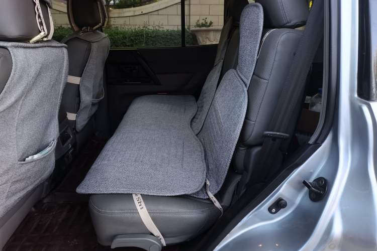 Used Mitsubishi Pajero 2011 V73 3.0L MT GL Left Rear Seat