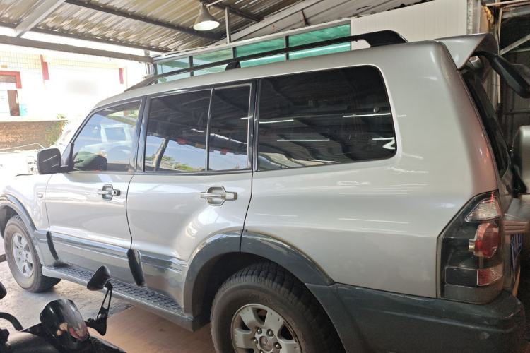 Used Mitsubishi Pajero 2011 V73 3.0L AT GLS Left Side