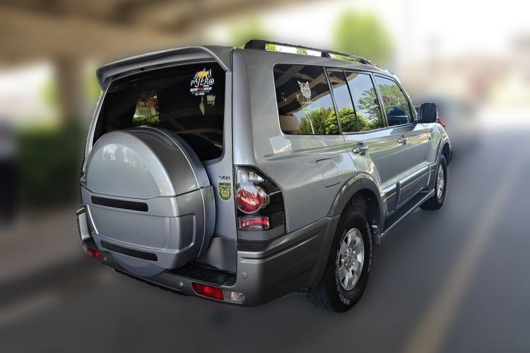 Used Mitsubishi Pajero 2011 V73 3.0L AT GLX Rear Right 45 Deg