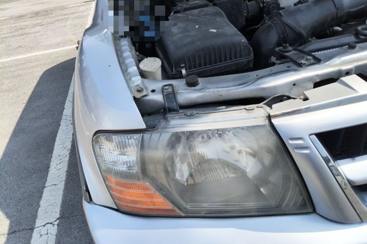 Used Mitsubishi Pajero 2011 V73 3.0L AT GLX Right Front Headlight