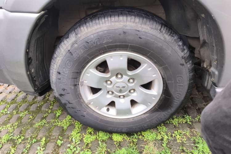 Used Mitsubishi Pajero 2011 V73 3.0L AT GLX Right Rear Wheel Hub