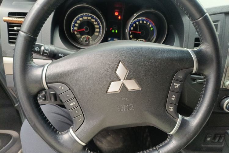 Used Mitsubishi Pajero 2011 3.0L Elite Edition Steering Wheel