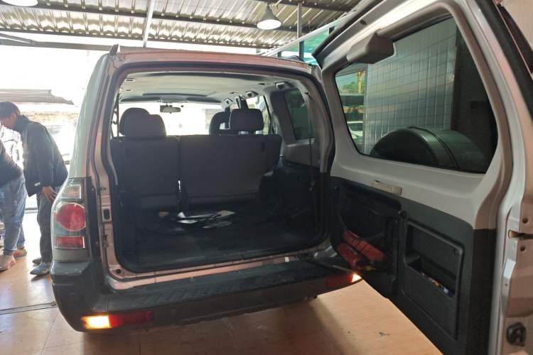 Used Mitsubishi Pajero 2011 V73 3.0L AT GLS Trunk