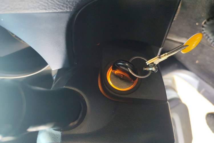 Used Mitsubishi Pajero 2011 3.0L Elite Edition Vehicle Key