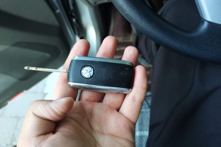 Used Mitsubishi Pajero 2011 V73 3.0L MT GL Vehicle Key