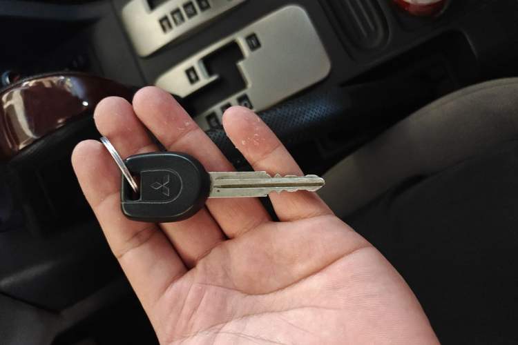 Used Mitsubishi Pajero 2011 V73 3.0L AT GLX Vehicle Key