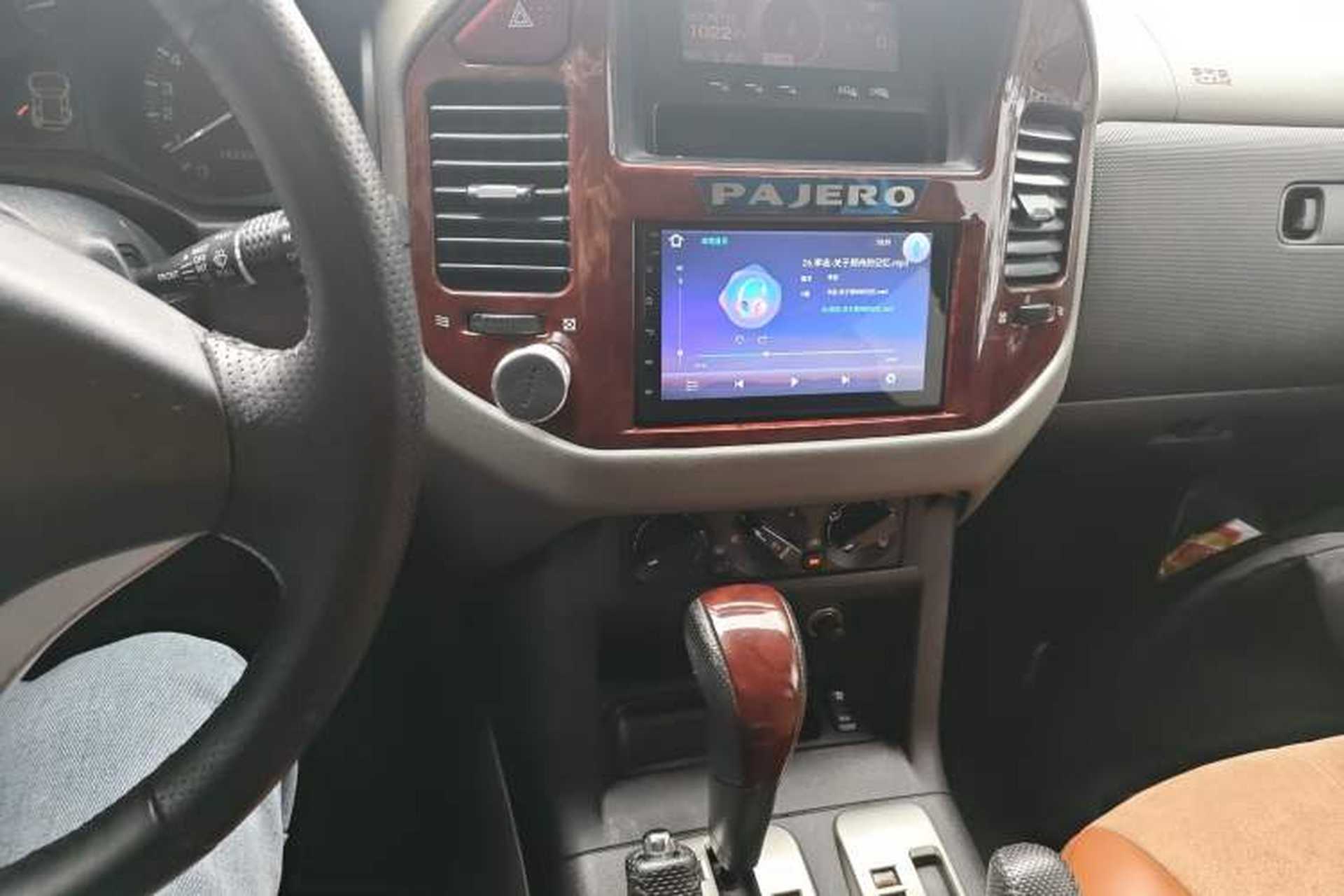 Used Mitsubishi Pajero 2011 V73 3.0L AT GLX Audio And AC Panel