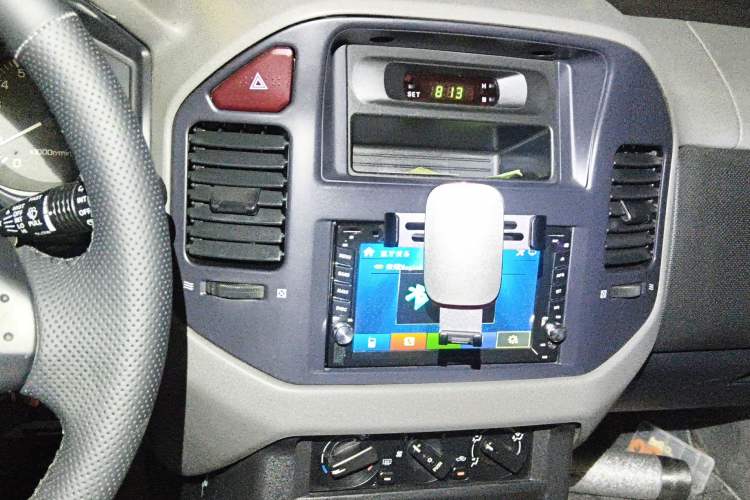 Used Mitsubishi Pajero 2011 V73 3.0L MT GL Audio And AC Panel