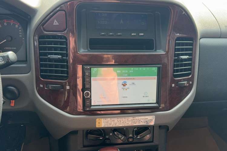 Used Mitsubishi Pajero 2011 V73 3.0L AT GLX Audio And AC Panel