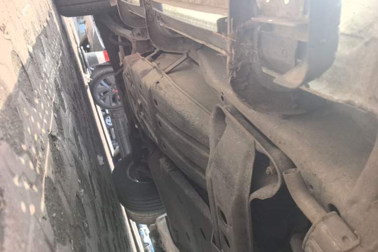 Used Mitsubishi Pajero 2011 V73 3.0L MT GL Chassis Front Right